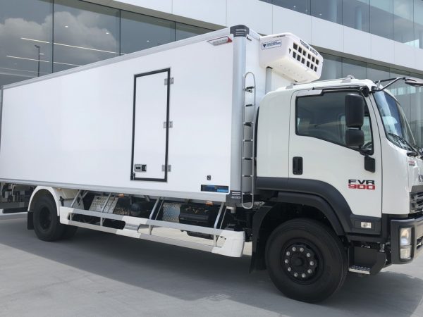 Xe đông lạnh Isuzu FVR900 8 tấn