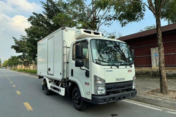 Xe tải động lạnh Isuzu tại Hà Nội