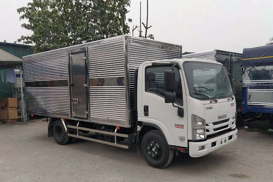 Xe tải thùng kín Isuzu NPR 400