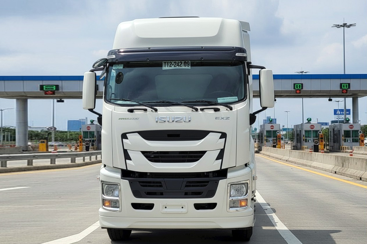 Ngoại thất xe đầu kéo Isuzu Ngoại thất xe đầu kéo Isuzu