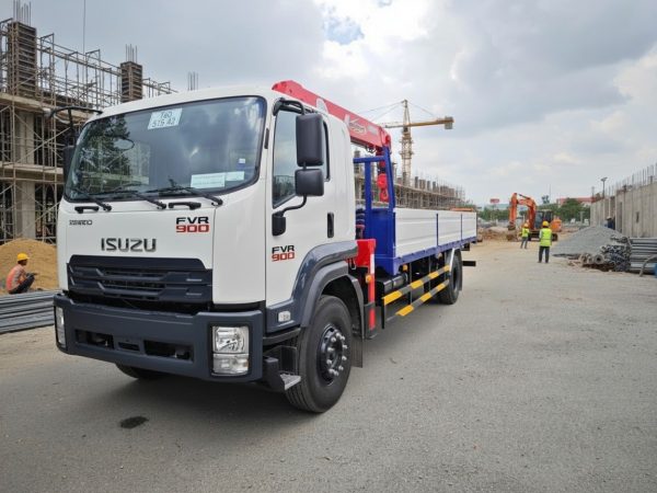 Xe tải cẩu Isuzu FVR900 gắn cẩu 5 tấn URV554K (4 khúc)