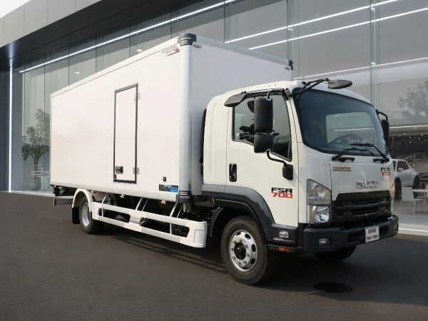 Xe Tải Thùng Bảo Ôn 8 Tấn Isuzu FSR700 (FSR90NE5)